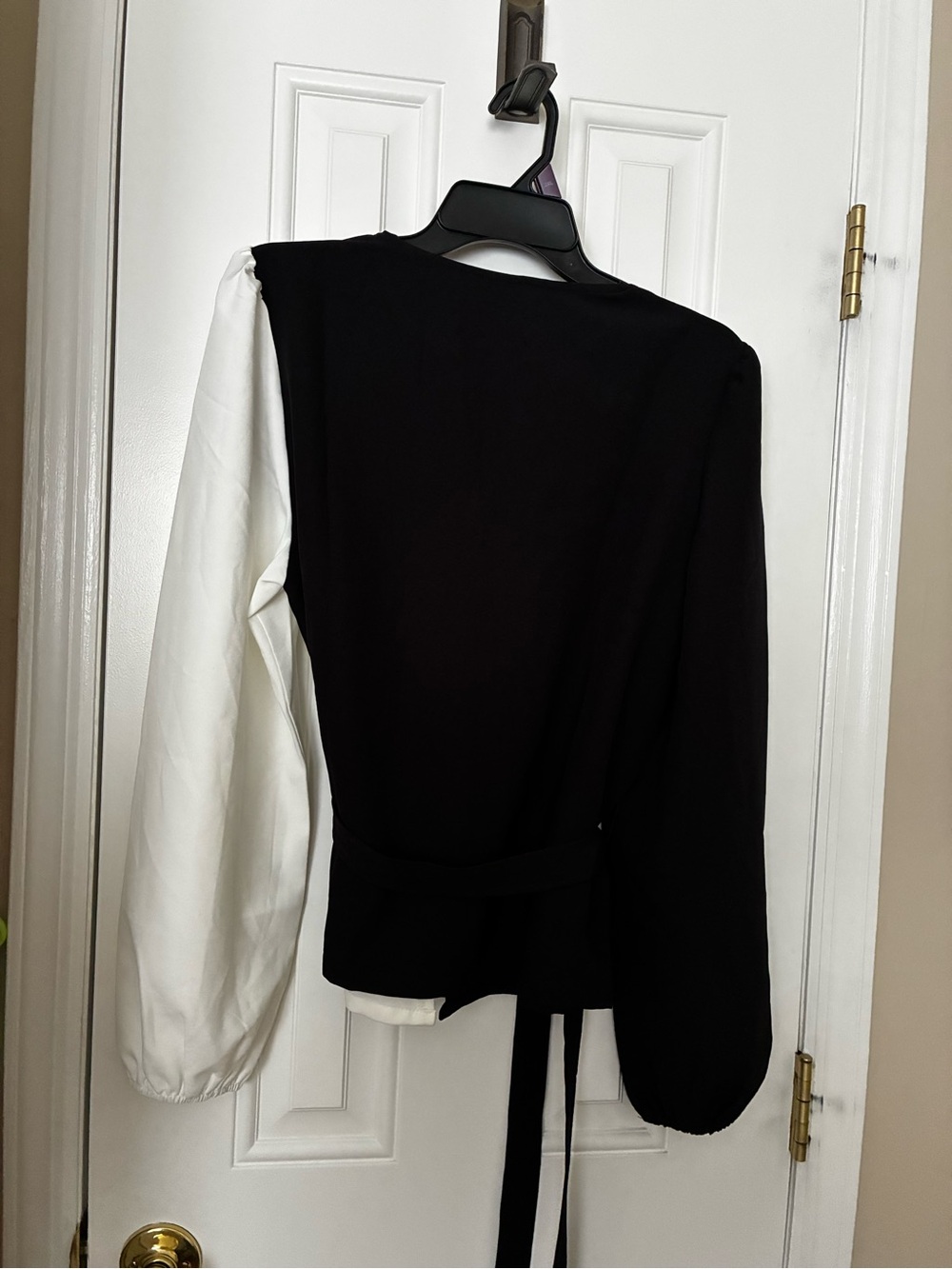 SHEIN women’s black and white shirt with vee neck and belt - Picture 3 of 3